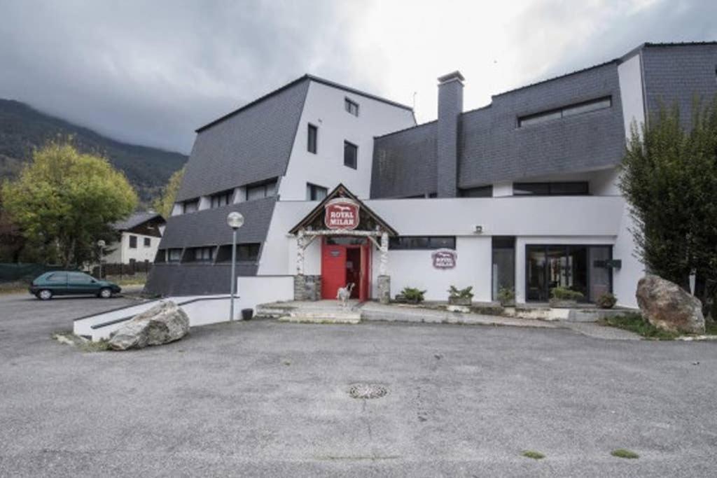 Le Repere Du Cerf T2 Residence Royal Milan St Lary Soulan Saint-Lary-Soulan Exterior photo
